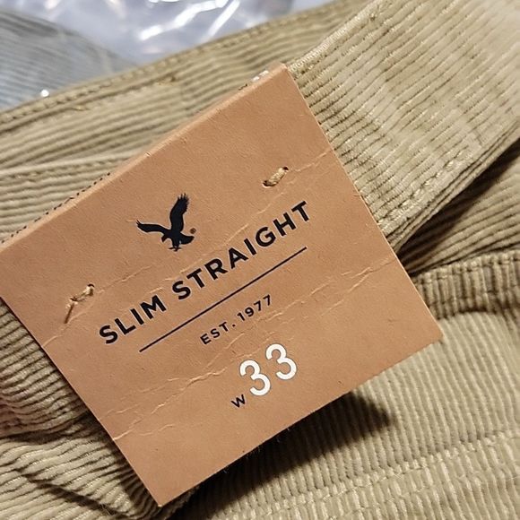 AEO Slim Straight Corduroy Roll Hem Shorts, Size 33. - Picture 3 of 5